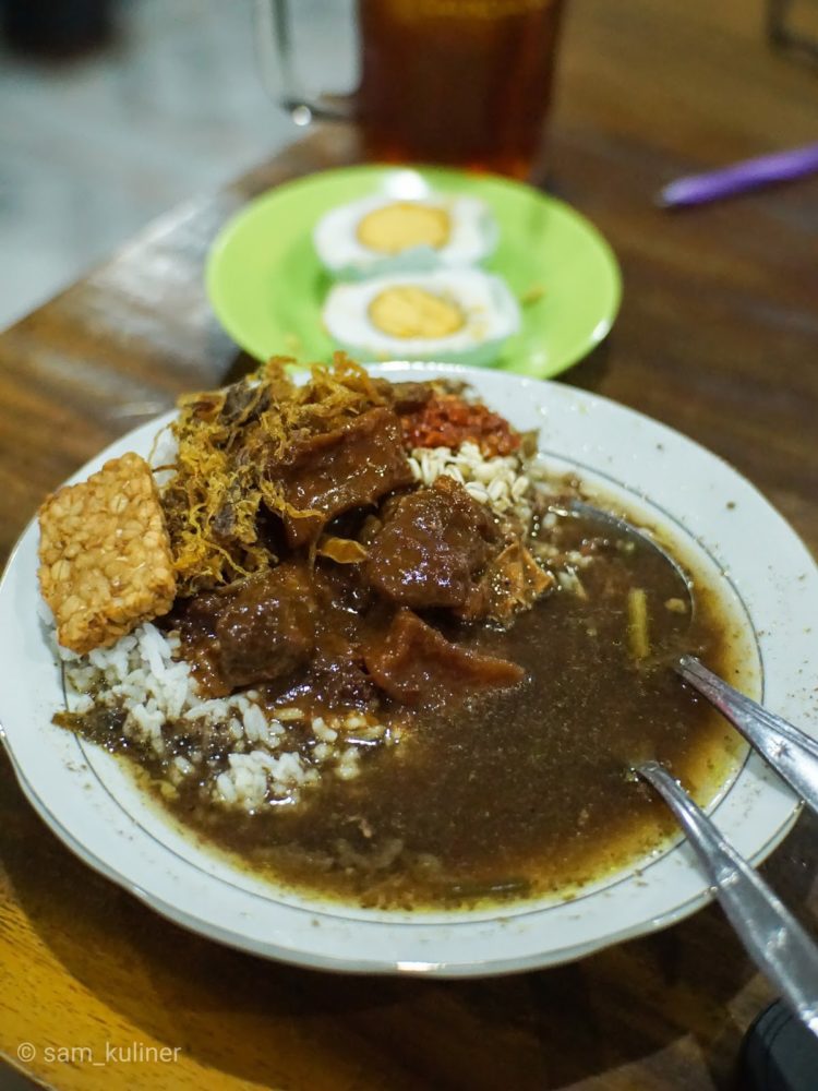 foto makanan khas surabaya rawon