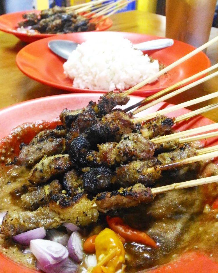 foto makanan khas surabaya sate klopo