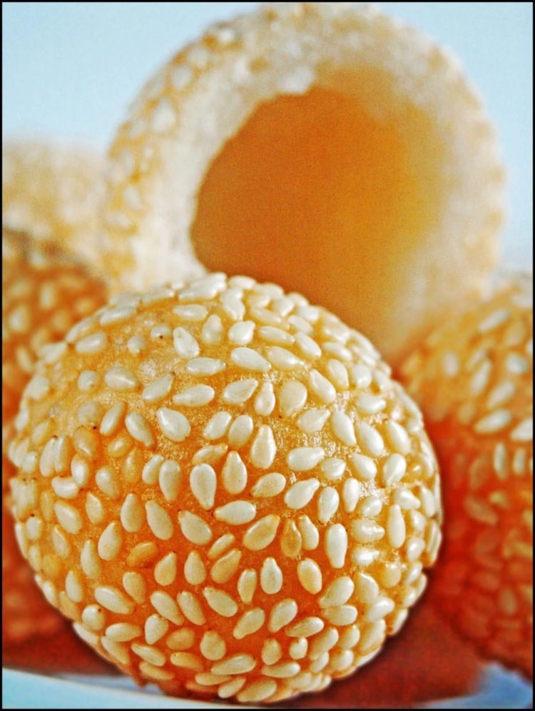 makanan khas vietnam Orange Sesame Ball