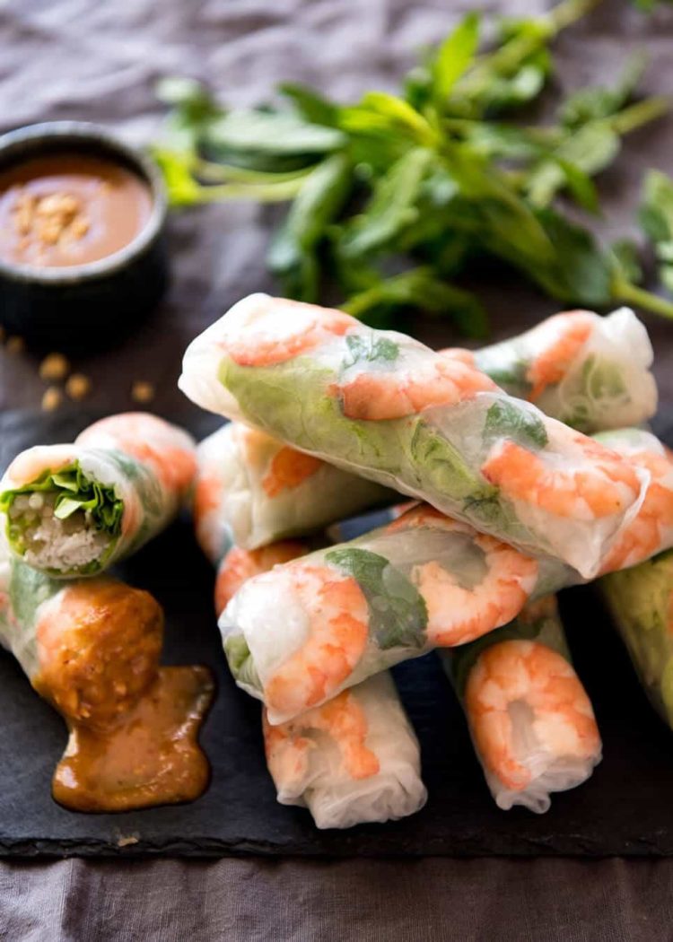 makanan khas vietnam Ca Cuon Thi La atau Spring Rolls