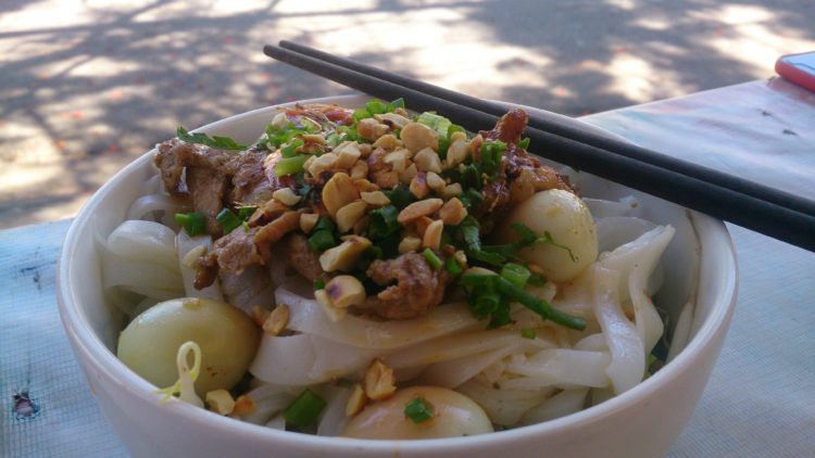 makanan khas vietnam My Quang Nam