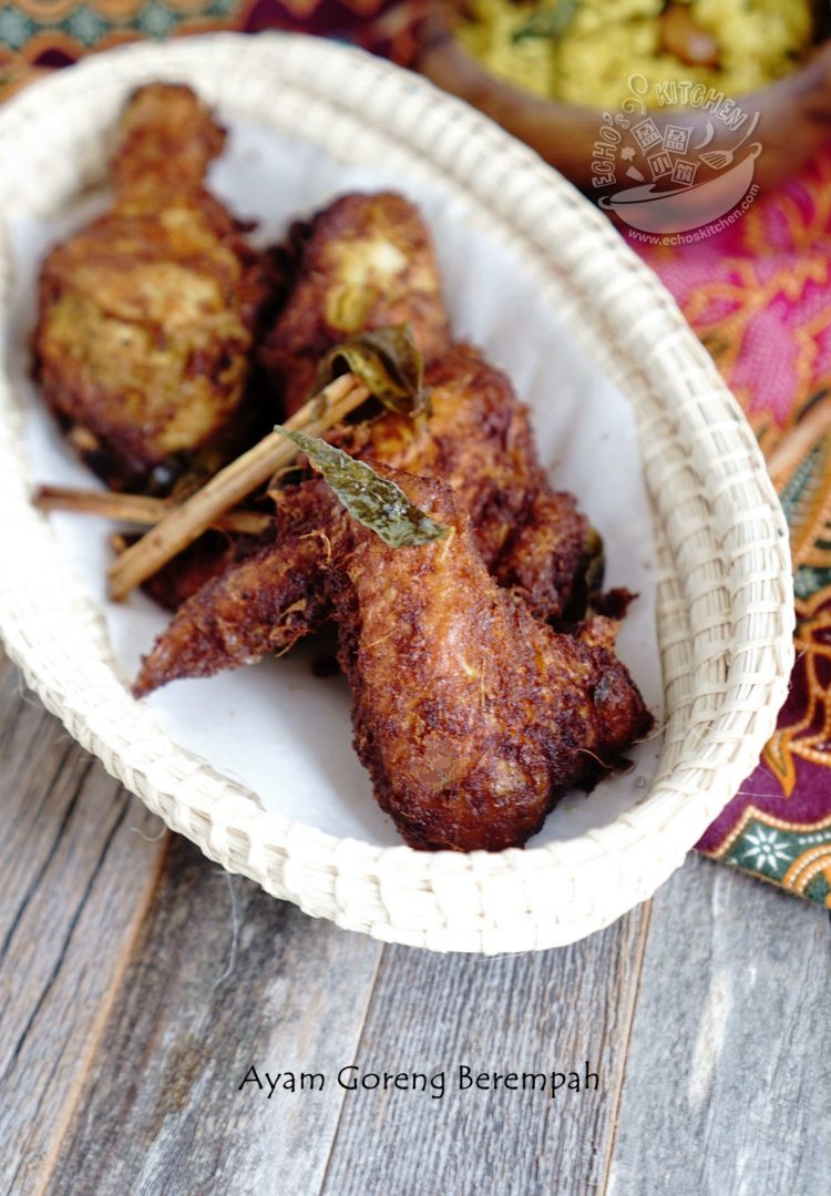 foto makanan khas malaysia ayam goreng