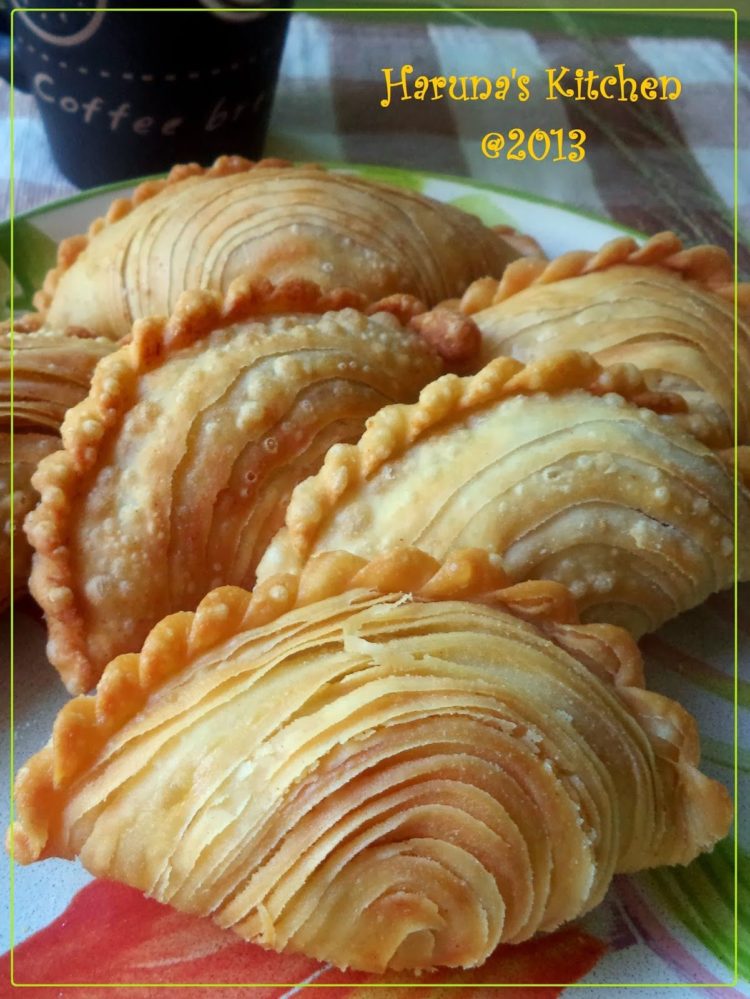 foto makanan khas malaysia karipap