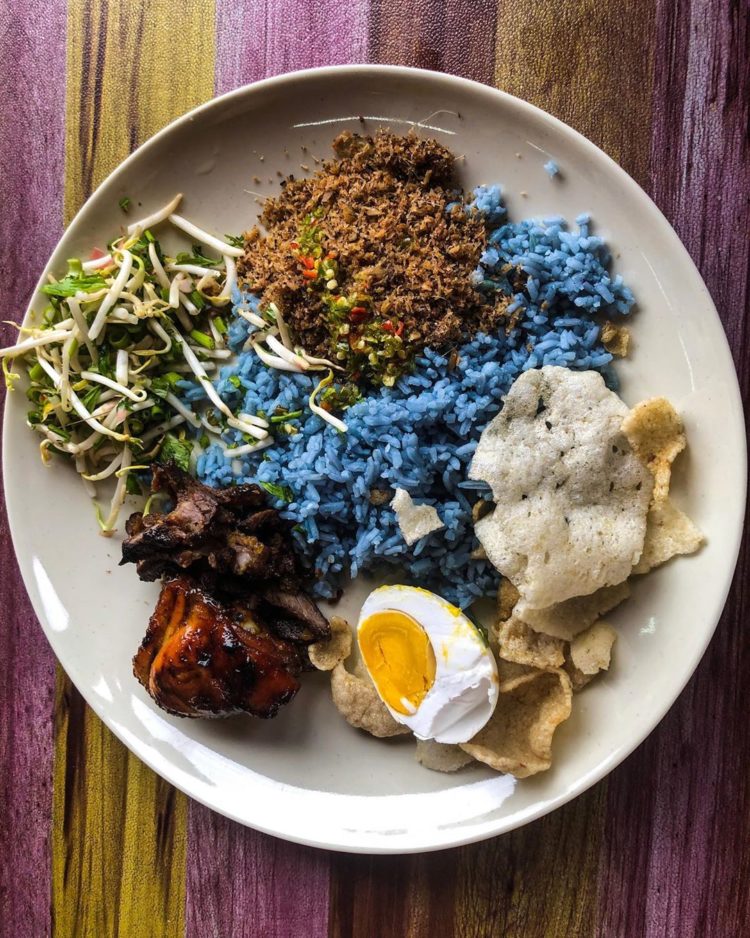 foto makanan khas malaysia nasi kerabu