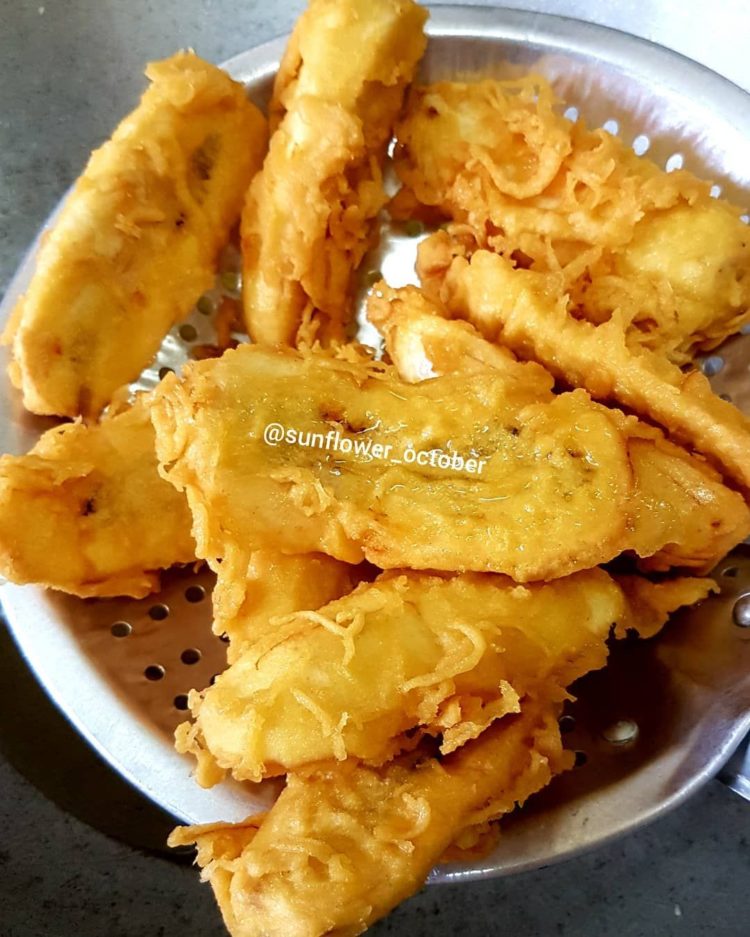 foto makanan khas malaysia pisang goreng