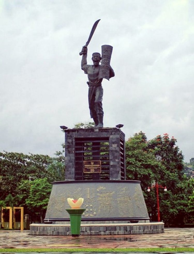 foto monumen pattimura setelah perang pattimura