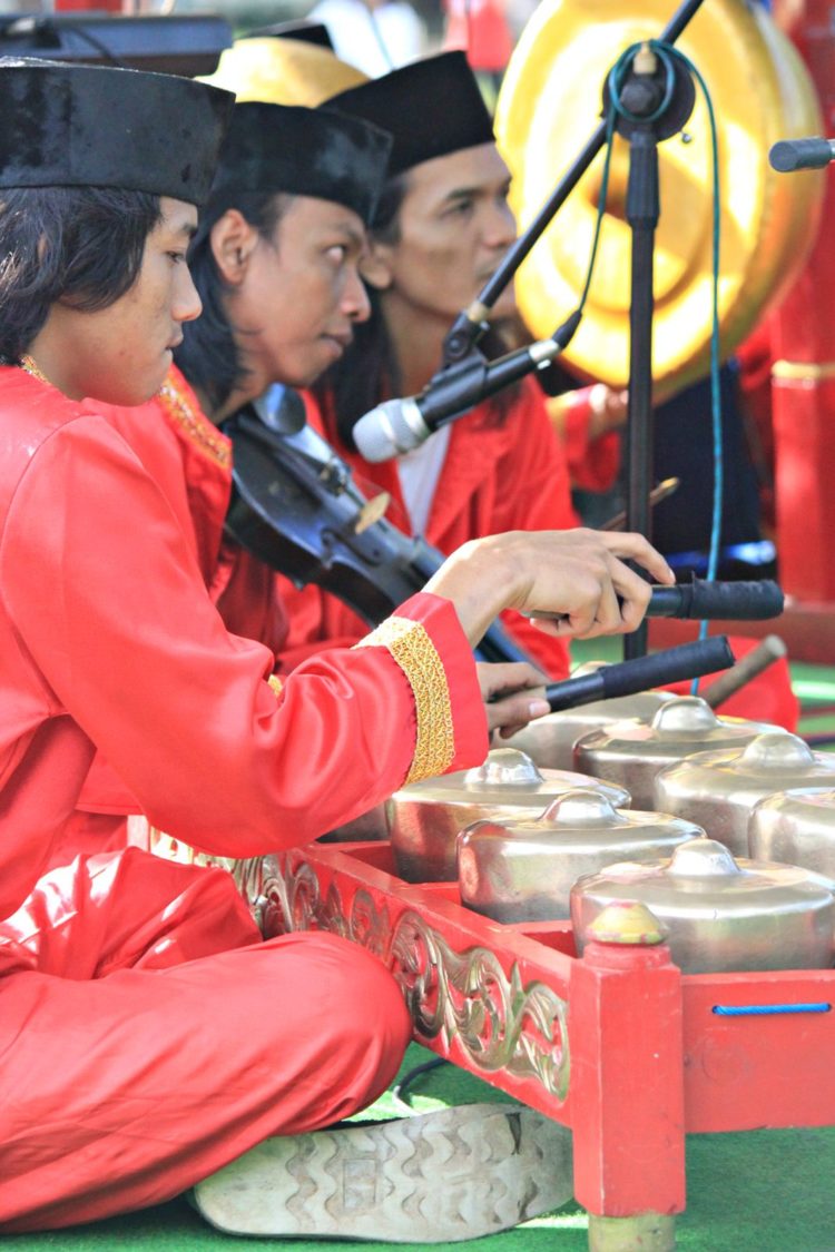 lagu tari sirih kuning