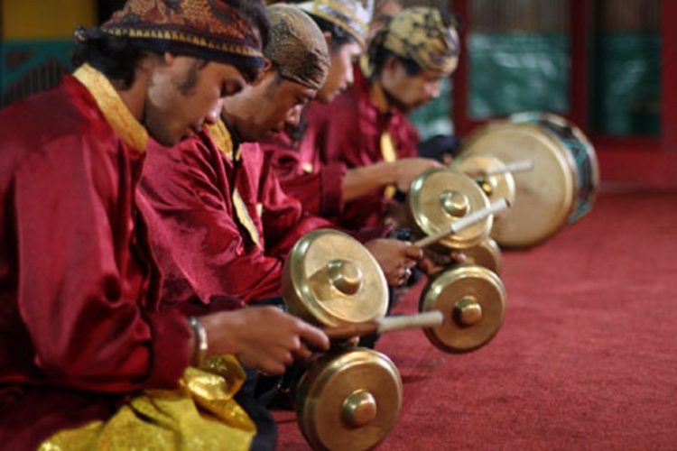 talempong dalam tari randai