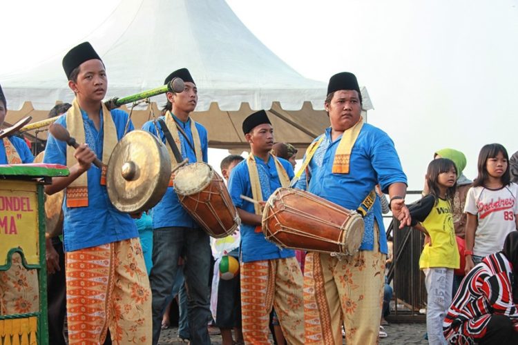 iringan dalam Tari Ondel Ondel