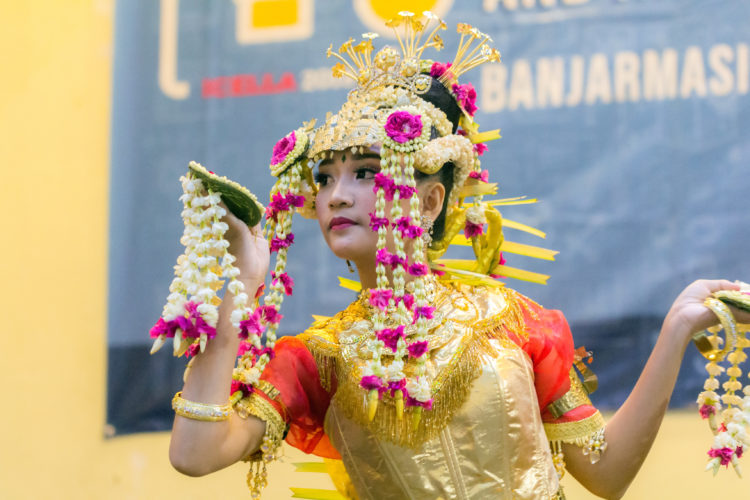 pertunjukan tari baksa kembang