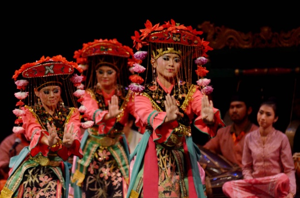  Tari  Cokek  Asal Betawi SEJARAH FUNGSI GERAKAN KOSTUM 