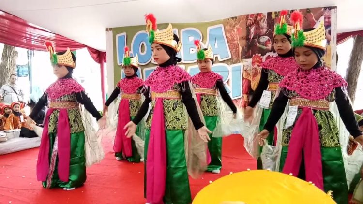 foto gambar pola lantai tari manuk dadali