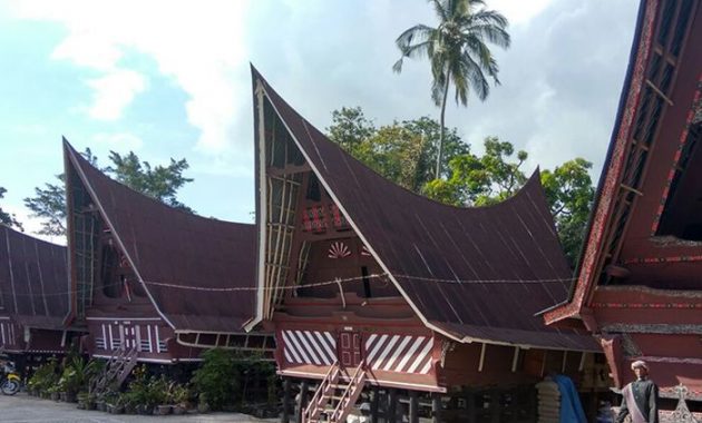 jenis rumah adat oleh oleh khas medan