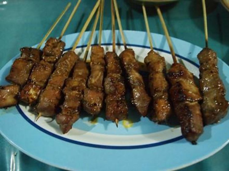 Sate dari tuna sebagai Makanan khas Gorontalo 