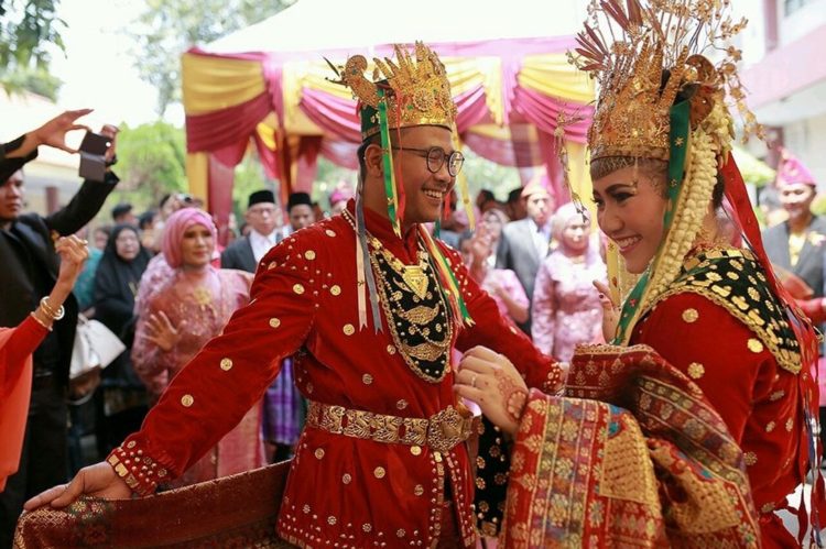 tari tradisional khas bengkulu bernama tari andun