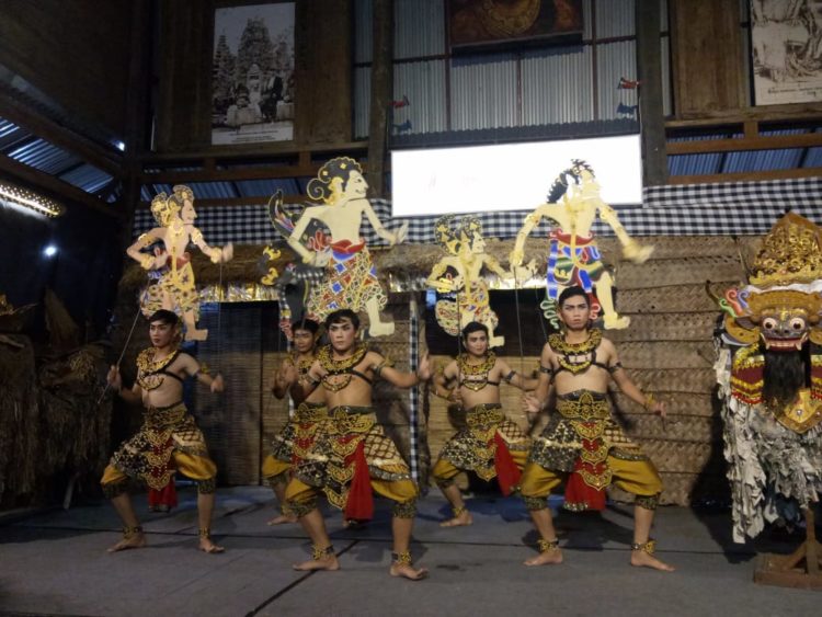 foto tari baris wayang