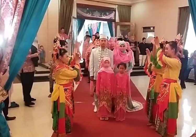 jenis tari betawi contohnya tari sirih kuning