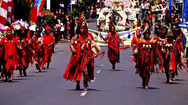 tari cakalele Maluku Utara