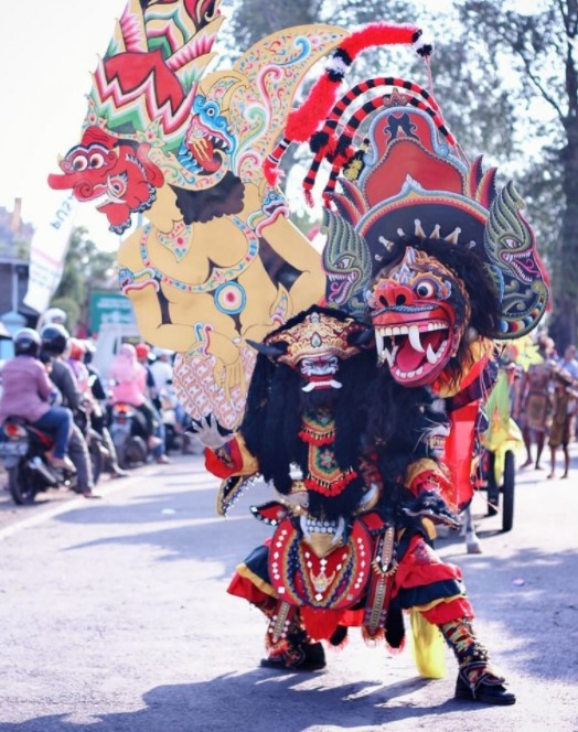 properti tari jaranan buto dari banyuwangi