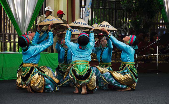 foto tari jawa timur caping ngancak lamongan