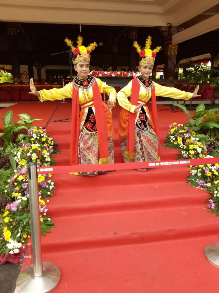 foto tari jawa timur mayang rontek mojokerto