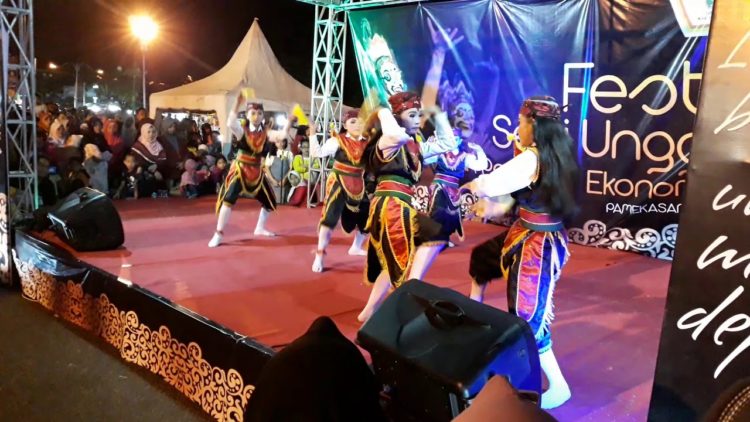 foto tari jawa timur rondhing madura