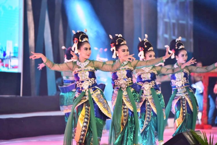 foto tari jawa timur sparkling surabaya