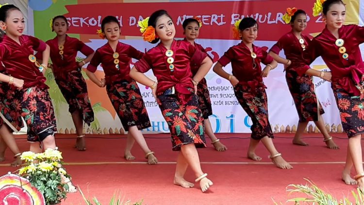 foto tari jawa timur tanduk majeng madura