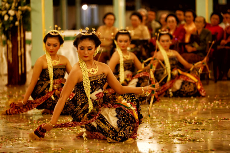 tari klasik bedhaya ketawang