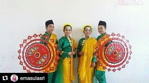 busana tari payung