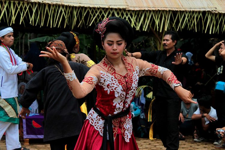 jenis tari ronggeng gunung