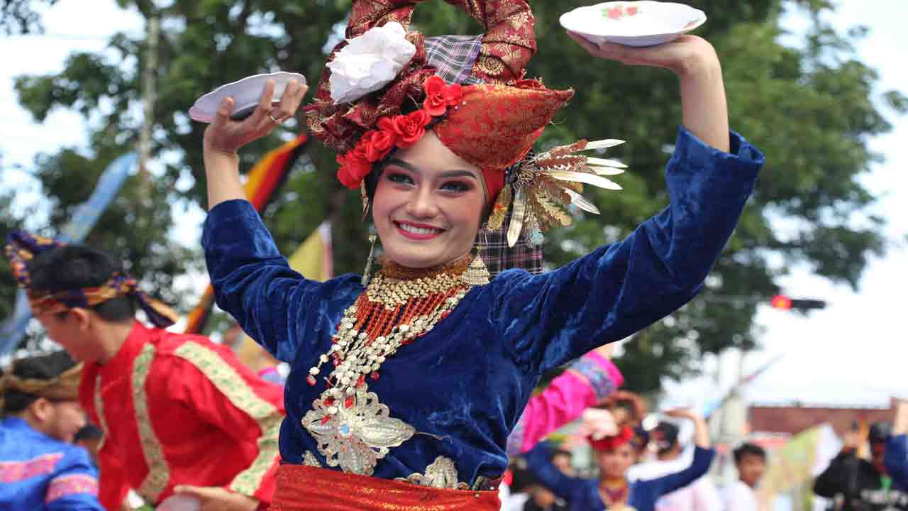 gambar tari sumatera barat