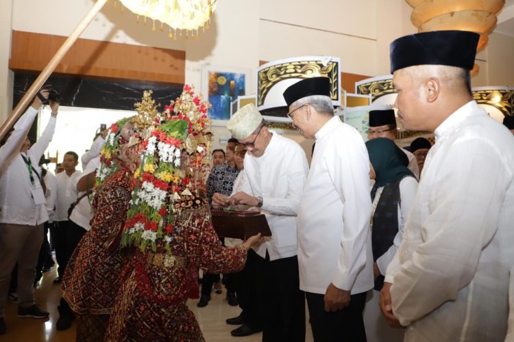 Tari Tanggai yang difungsikan Sebagai Lambang atau Simbol dalam Penyambutan Tamu Kehormatan