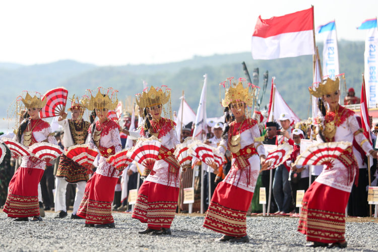 foto tentang makna tari melinting