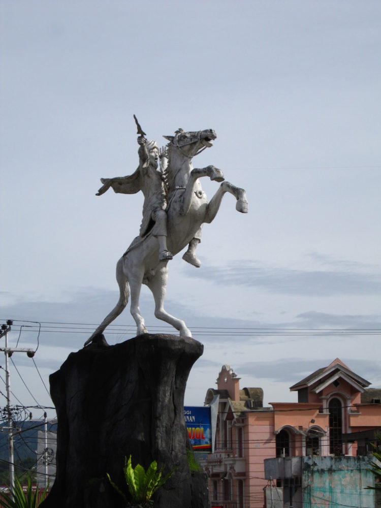 monumen tuanku imam bonjol perang padri