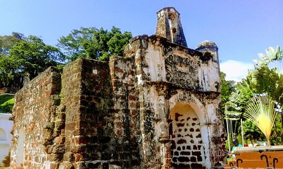 Foto Benteng A'Famosa Peninggalan Kerajaan Malaka