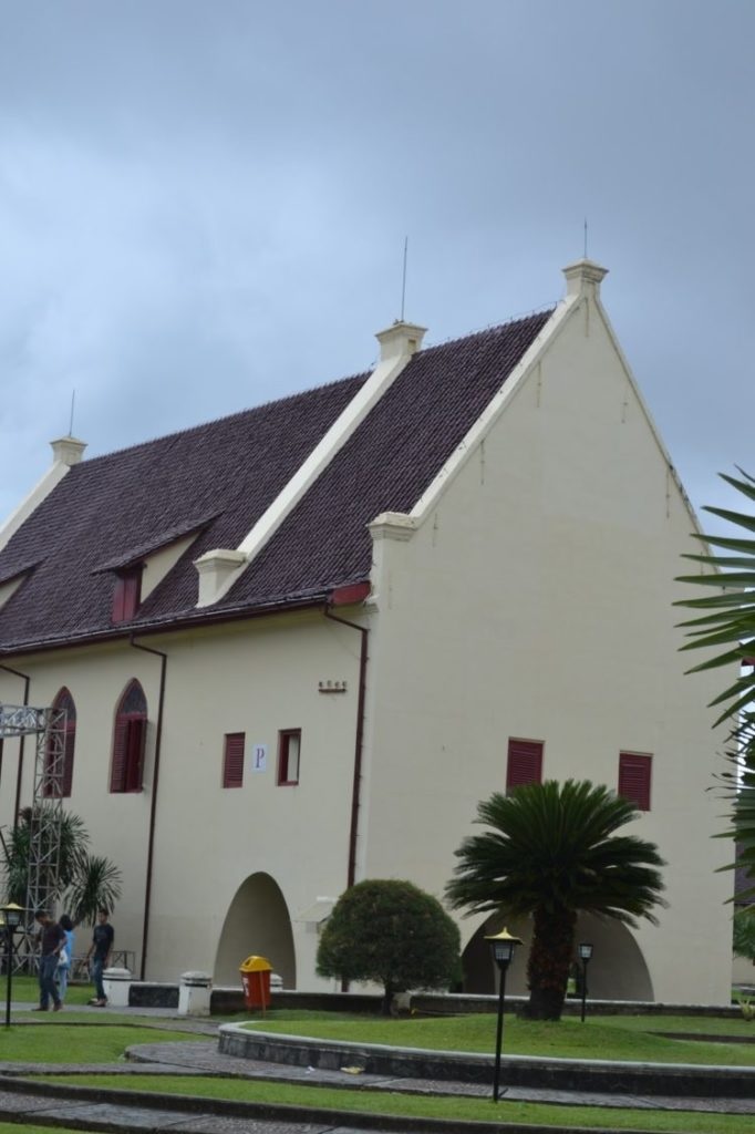 Gambar Benteng Fort Rotterdam Peninggalan Kerajaan Gowa Tallo