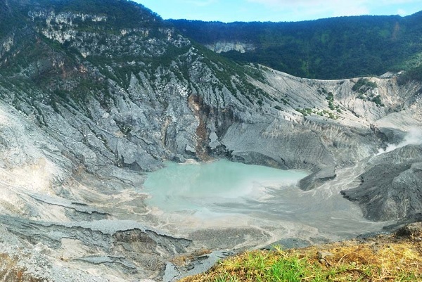  Gambar Contoh Danau Air Asam dalam Pengertian Danau