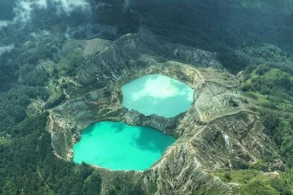 Gambar Contoh Danau Vulkanik dalam Pengertian Danau