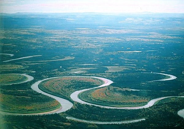 Gambar Contoh Oxbow Lake dalam Pengertian Danau