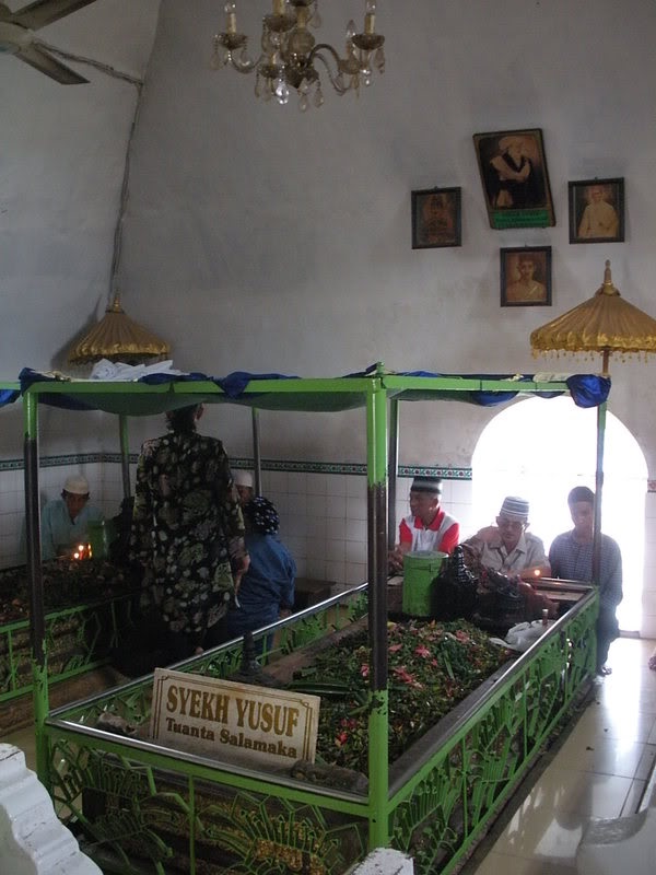 Gambar Makam Syekh Yusuf Peninggalan Kerajaan Gowa Tallo