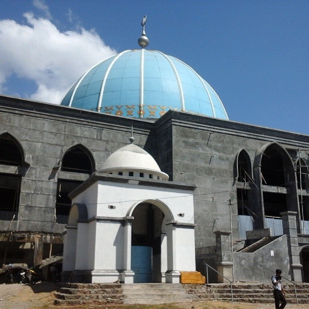 masjid al muwahiddin peninggalan kerajaan bima
