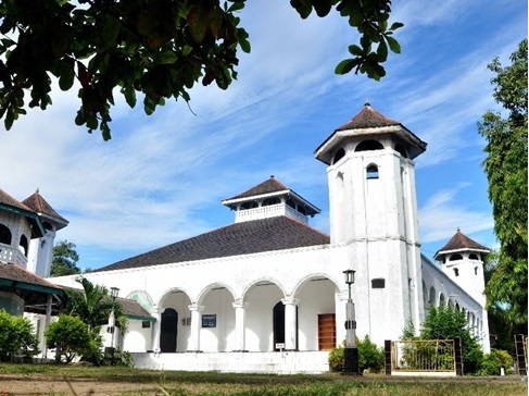 masjid peninggalan kerajaan bima