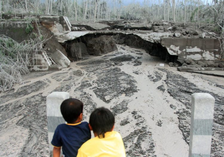 pengertian banjir lahar ketika hujan tiba setelah erupsi gunung