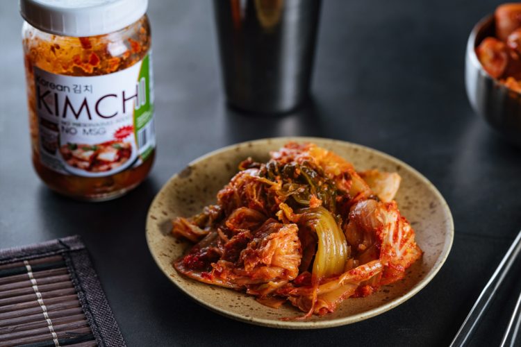 Kimchi menjelaskan pengertian fermentasi sayur