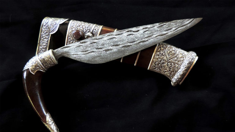 contoh gambar senjata tradisional sulawesi selatan