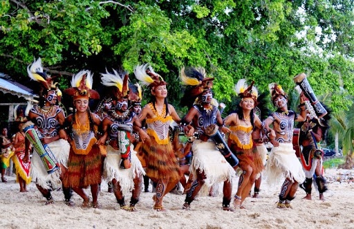 Foto Gerakan Tari Awaijale Rilejale Tari Papua