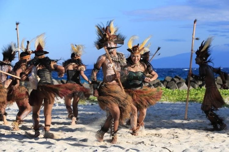 Foto Gerakan Tari Berpasangan Tari Watukala