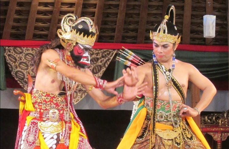 Foto Gerakan Tari Blambangan Cakil Tari Jawa Tengah