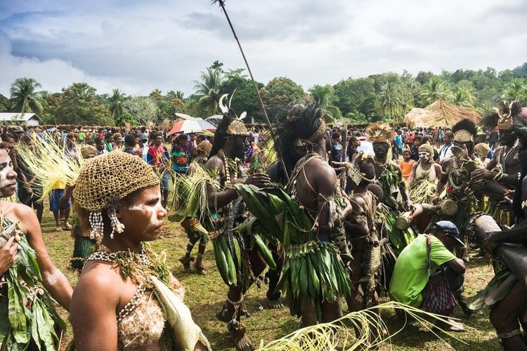 Foto Gerakan Tari Gatzi Tari Papua